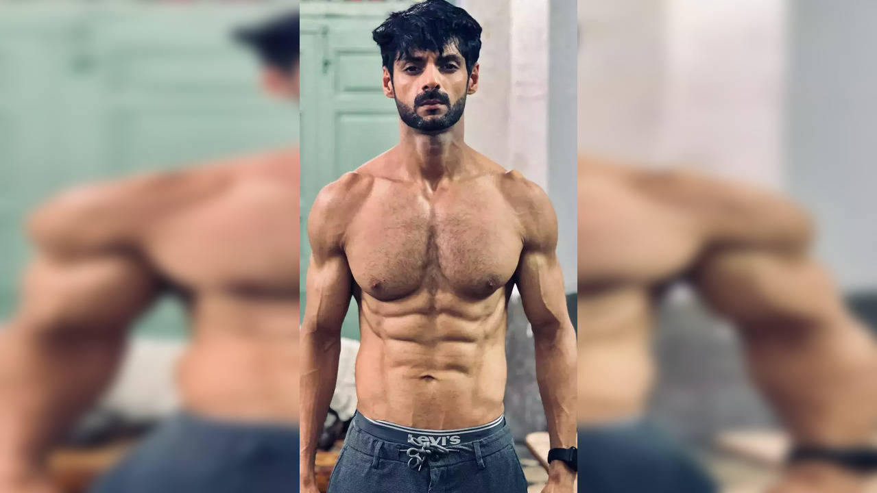 Karan Wahi Lashes Out At His Gym Manager: 'He's S**t'