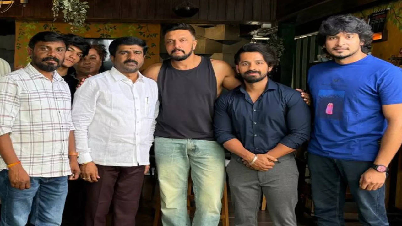 Kichcha Sudeep with Bhuvanam Gaganam team