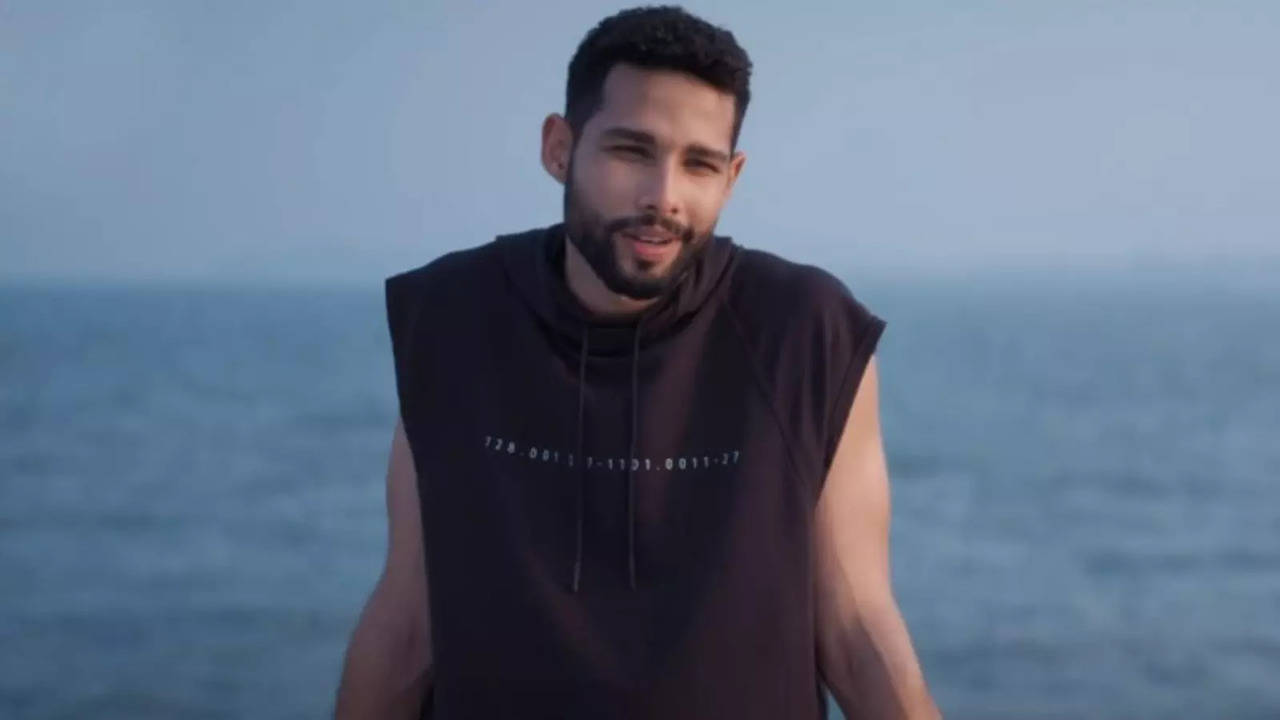 Siddhant Chaturvedi Reminisces Learning Intimacy For Gehraiyaan At Yudhra Trailer Launch