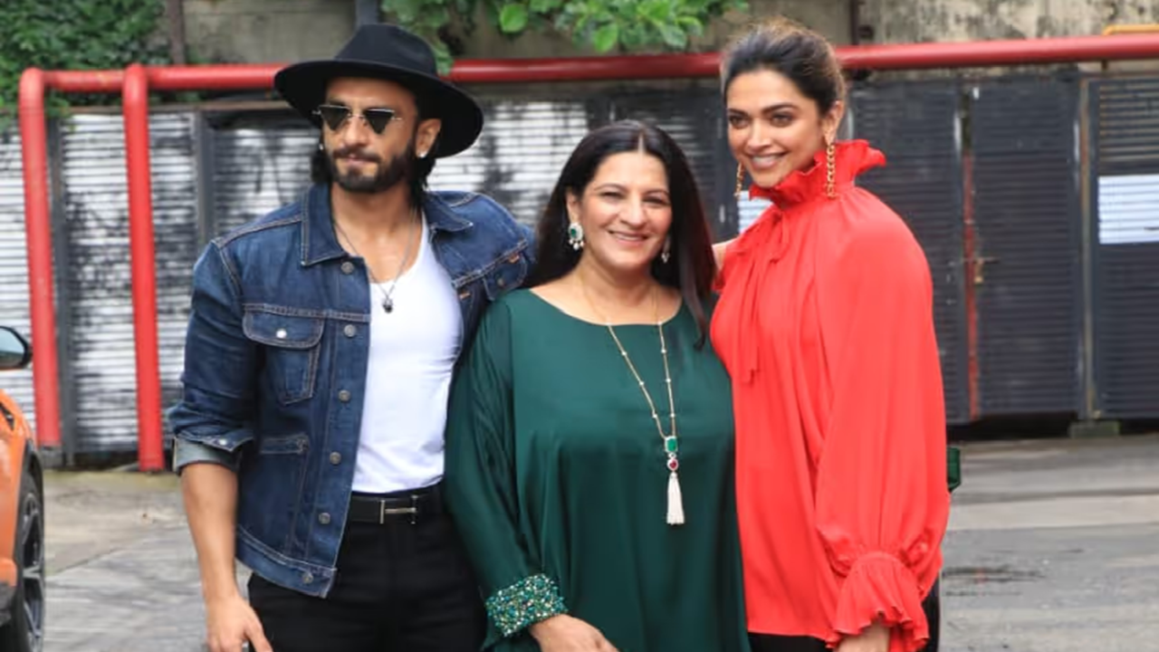 Ranveer Singh's Mom Thanks Paps As They Wish Her Ahead Of Grandchild's Birth