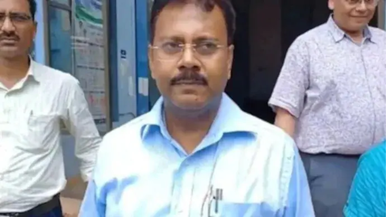 Former RG Kar Principal Sandip Ghosh Under Scrutiny in PGT Doctor's Death Investigation