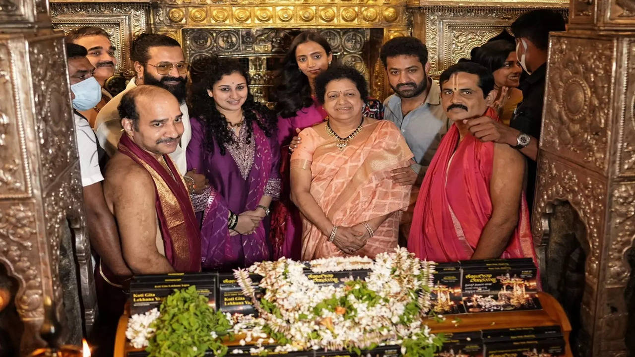 Jr NTR, his mother along with Rishab Shetty visit Udupi