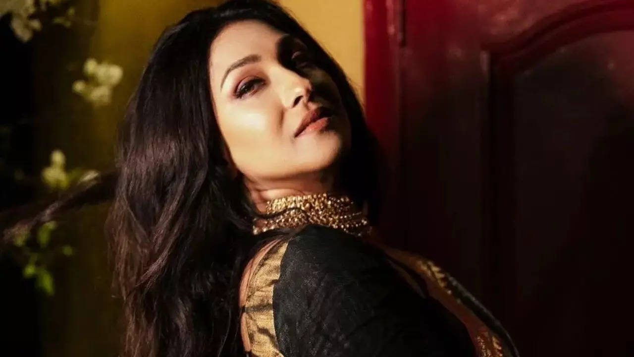 Bengal’s Most Revered Contemporary Actress Rituparna Sengupta Speaks Up Against The Kolkata Doc’s Rape & Murder