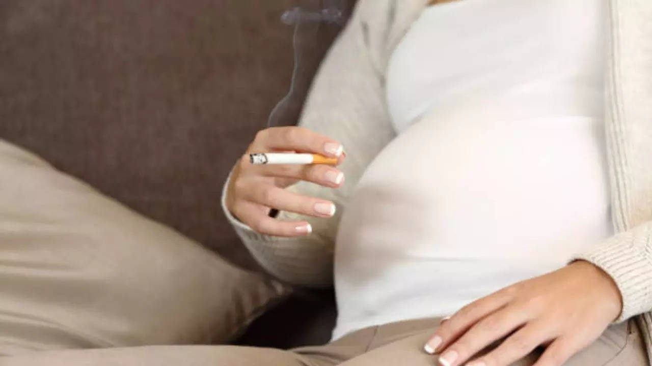 Women Should Stop Smoking Before Conception To Avoid THESE Risks During Pregnancy: Study