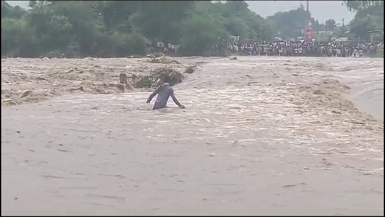 Youth Swept Away While Trying To Cross River In Maharashtra