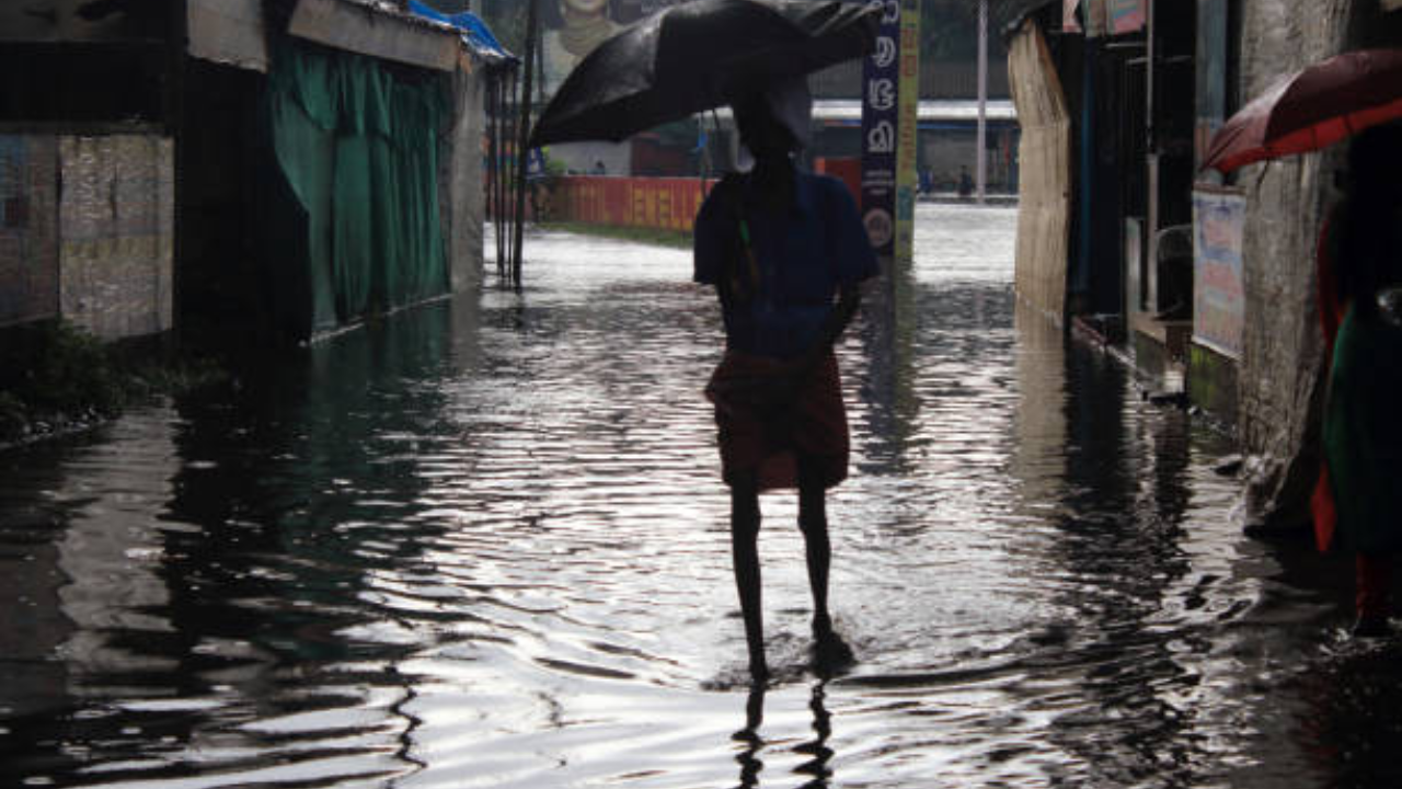 delhi rains delhi faces 'moderate; rain and yellow alert: intensified showers expected amid rising temperatures