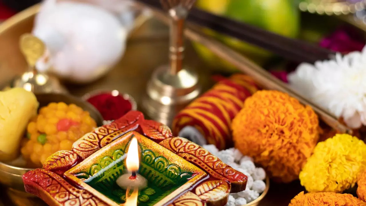 Date and Puja Vidhi You Should Follow If You’re Fasting For The First Time In Hartalika Teej