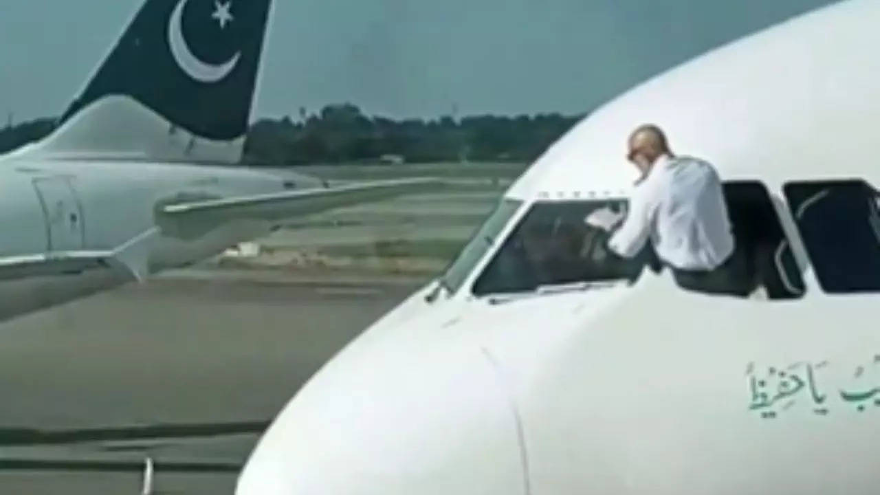 Viral Video of Pilot Cleaning Windscreen Sparks Airline Safety Debate