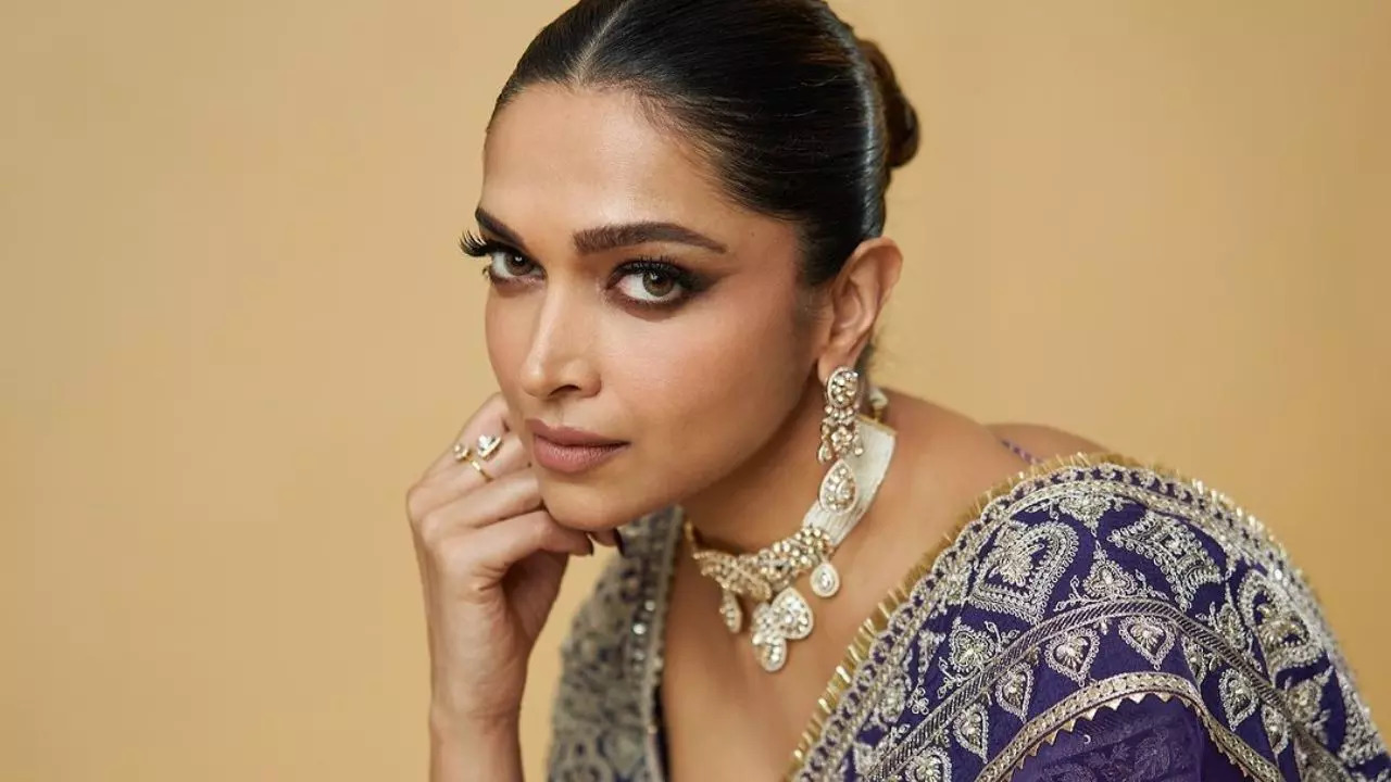 Deepika Padukone Drinks THIS Homemade Juice For Healthy Glowing Skin