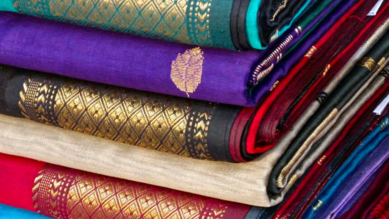 bengaluru saree chor women gang busted jp nagar, had stolen sarees worth rs 17.5 lakhs