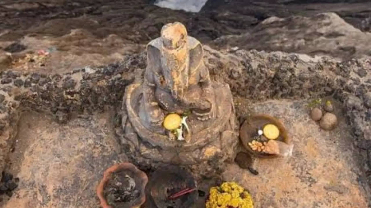 this lord ganesh idol has been sitting on the mouth of an active volcano since 700 years