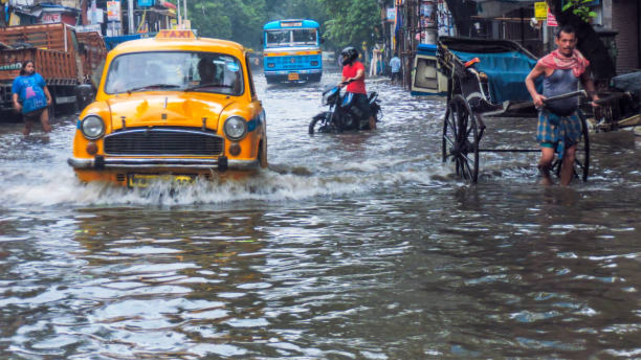 kolkata rains heavily amid yellow alert, but the city is likely to get a break for a few days