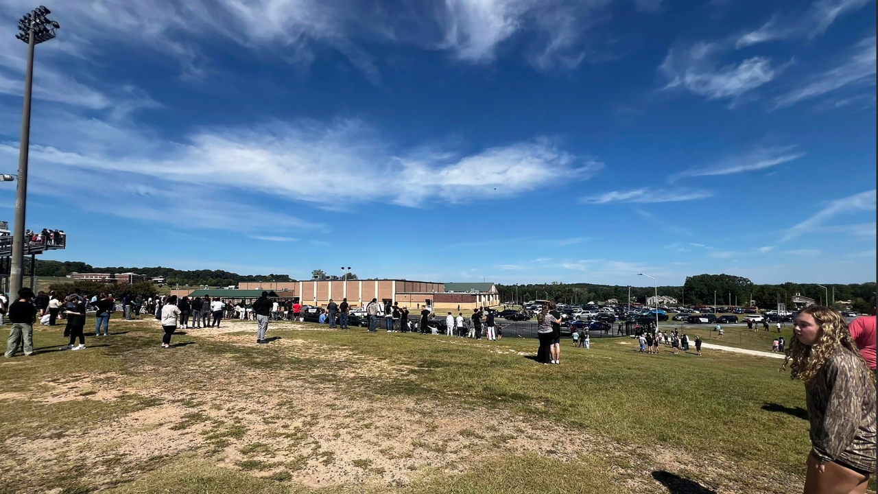 apalachee high school in georgia's barrow county on lockdown amid shooting reports