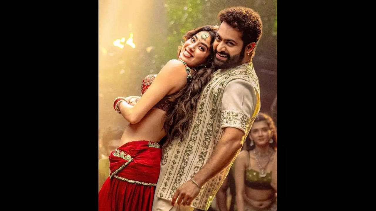 jr ntr, janhvi kapoor in Daavudi from Devara