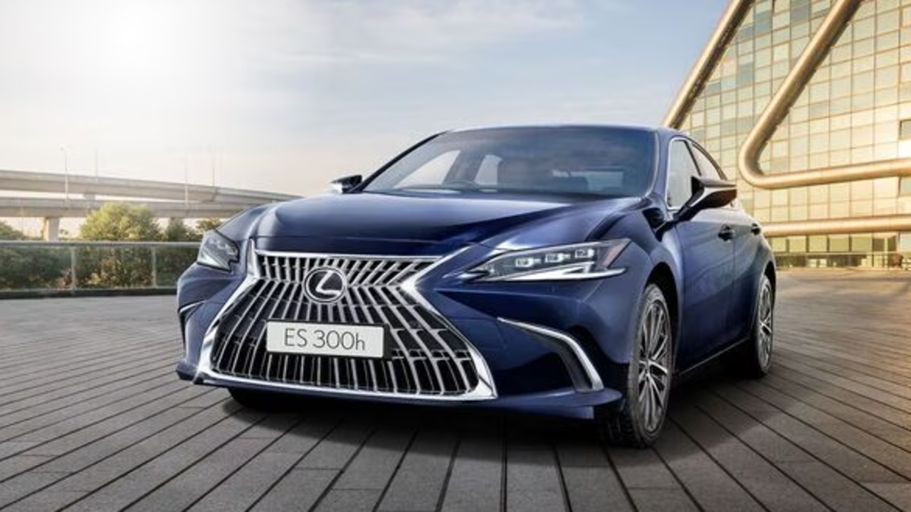 lexus unveils new es luxury plus edition for festive season