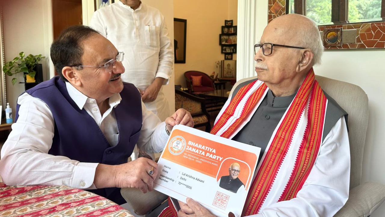 JP Nadda With LK Advani