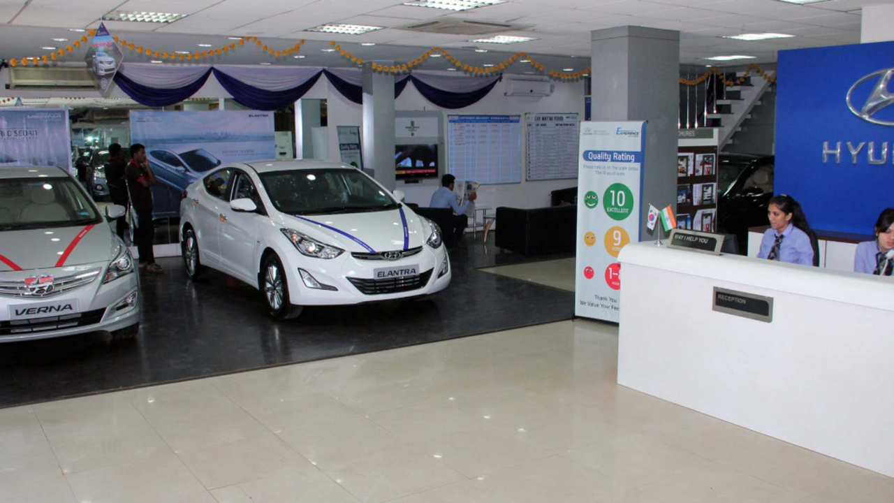 indian car dealers worry about deeper discounts amid sales slump