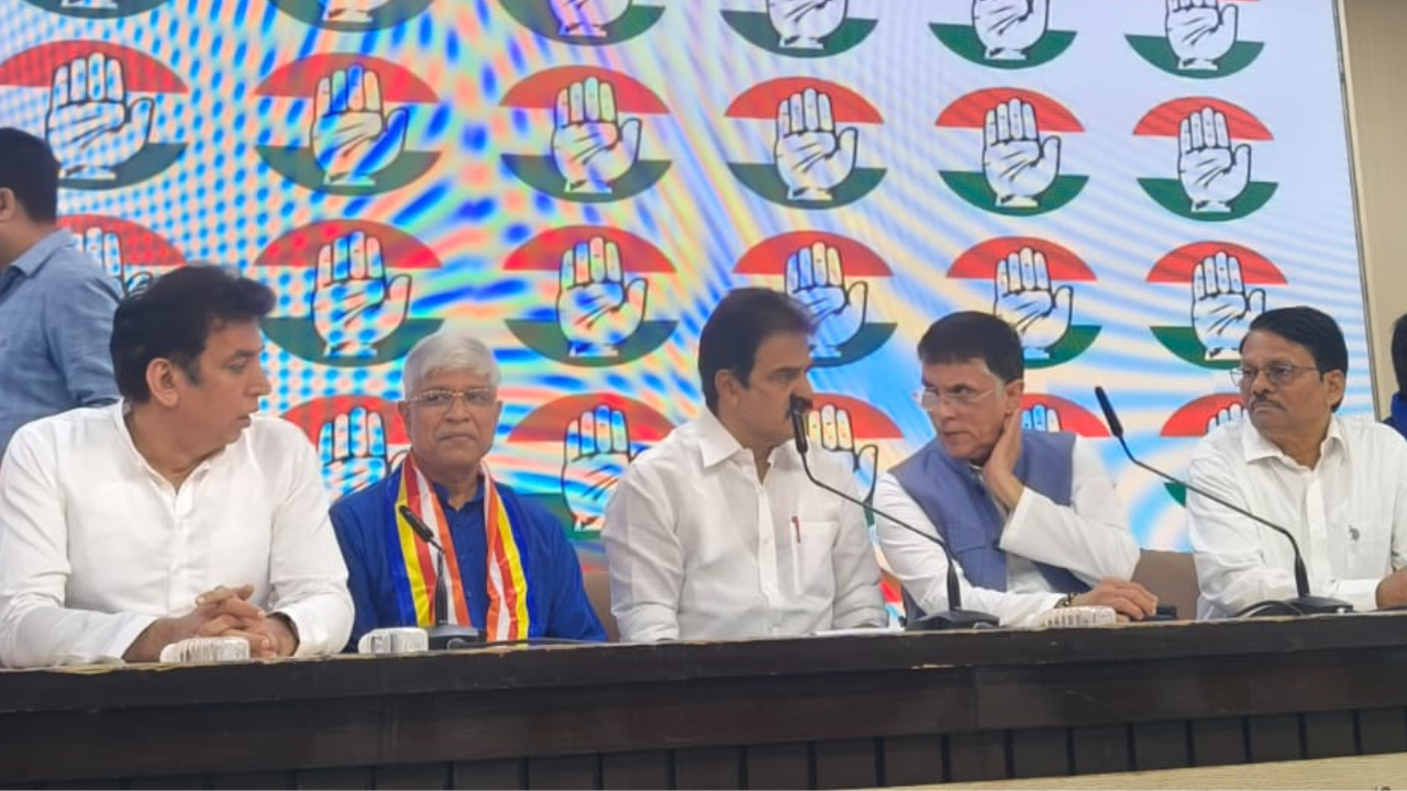 Rajendra Pal Gautam joins Congress