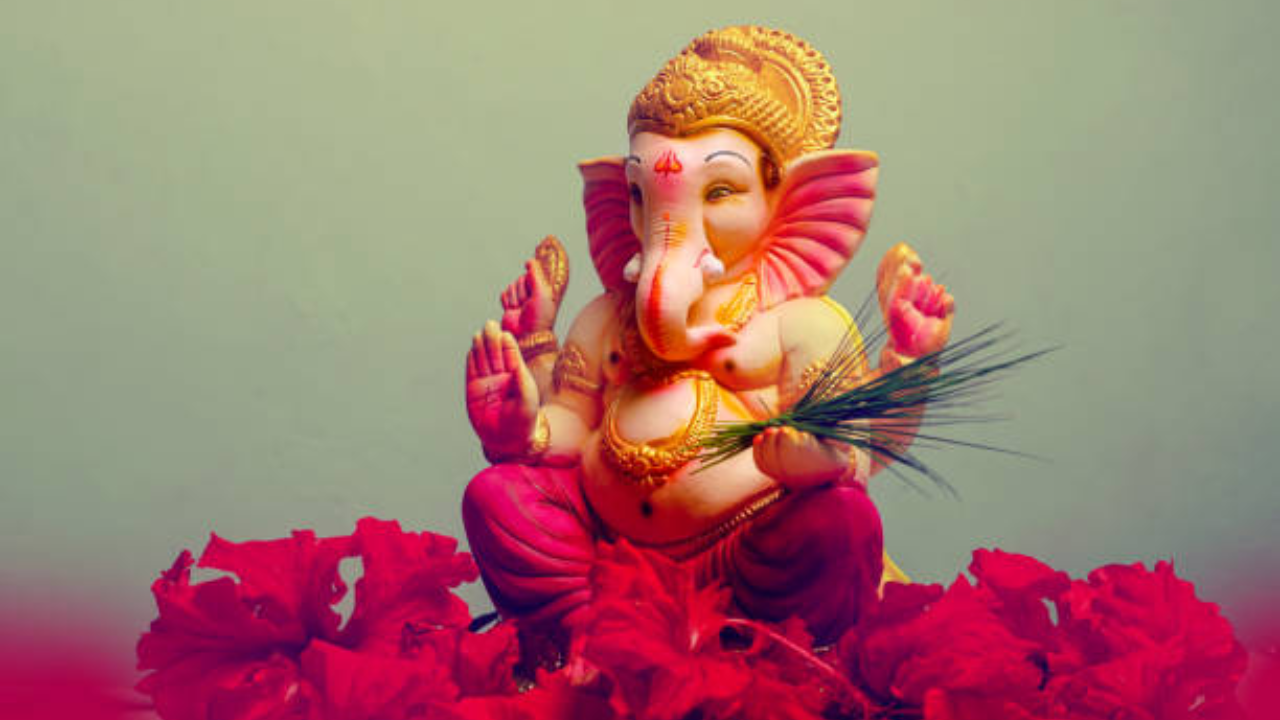 mumbai ready for ganpati bappa's  welcome, over 15000 cops and specialised unit deployed