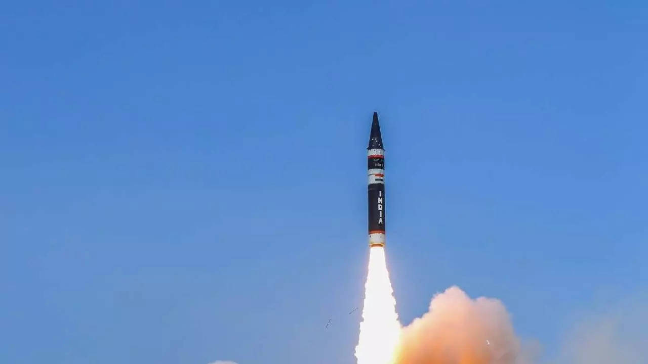 india successfully test fires agni-4 ballistic missile with strike range of over 4000 km