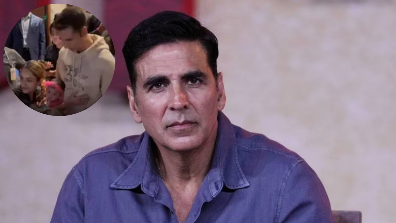 Akshay Kumar Feels Uncomfortable As Female Fan Keeps Hand On Him During Photo Opportunity,Video Goes Viral