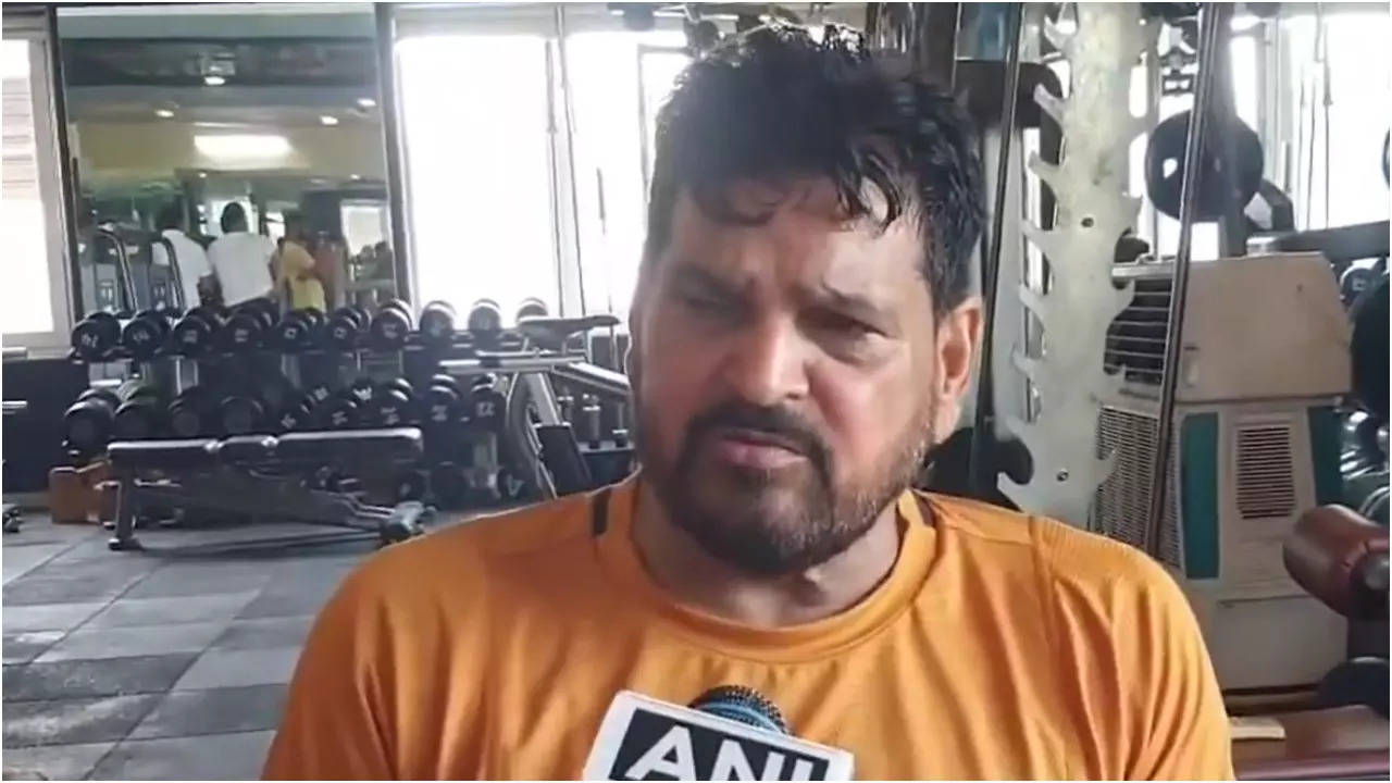 brij bhushan sharan singh criticised on vinesh phogat and bajrang punia on congress ticket contesting elections from haryana