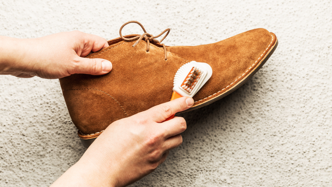 Cleaning suede shoes at home