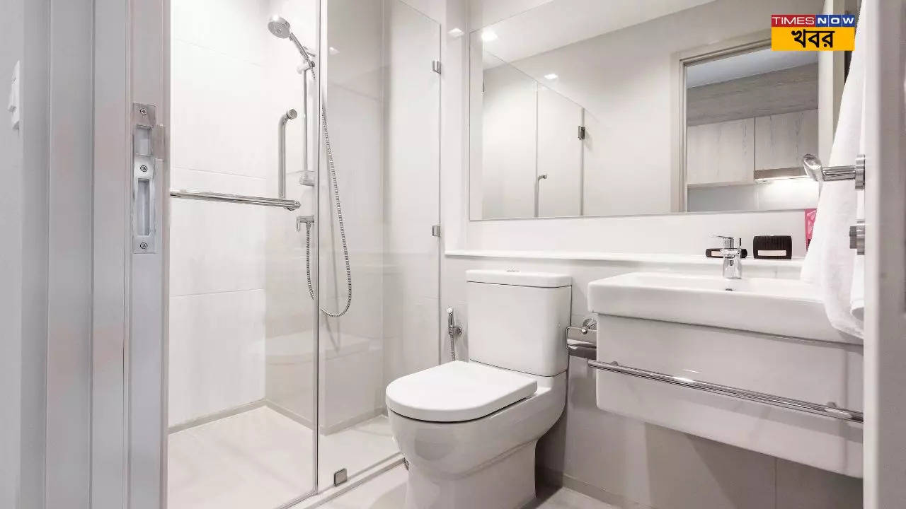 how to make small bathroom look bigger