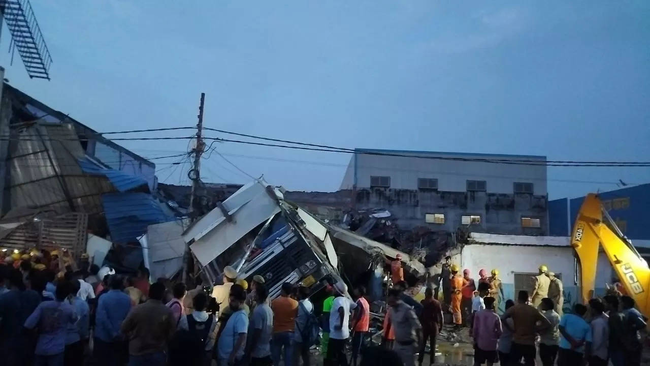 Three-storey Building Collapses In Lucknow's Transport Nagar (Photo: Times Now)