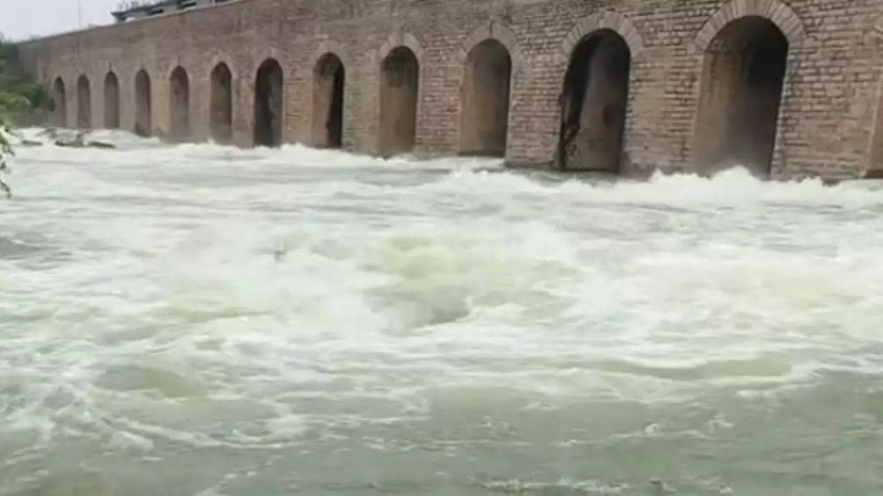 Himayat Sagar -  Osman Sagar gates open