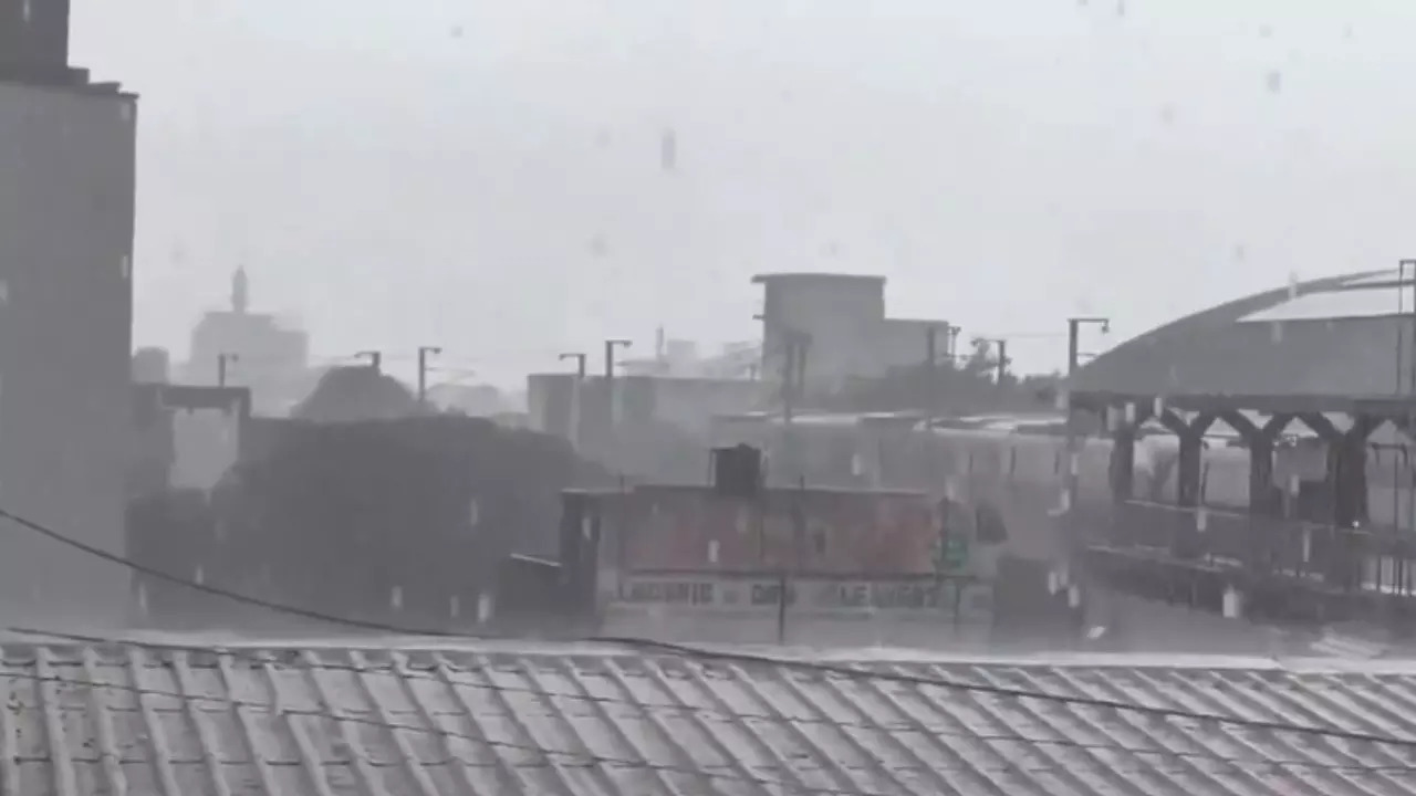 Rain lashes Hyderabad