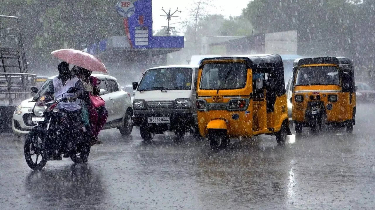 weather updates in tamil chance of rain in tamil nadu for 6 days strong winds may blow chennai meteorological center warns