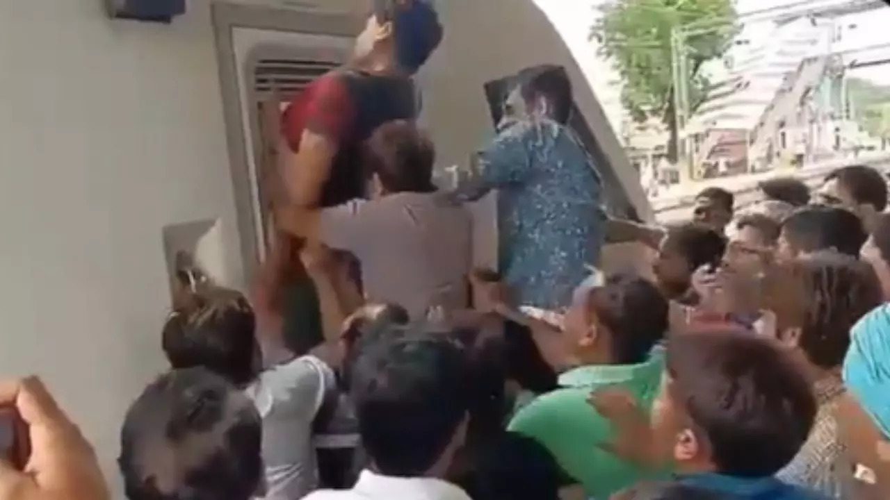 Fight Breaks Out Between Loco Pilots To Operate Agra-Udaipur Vande Bharat train.