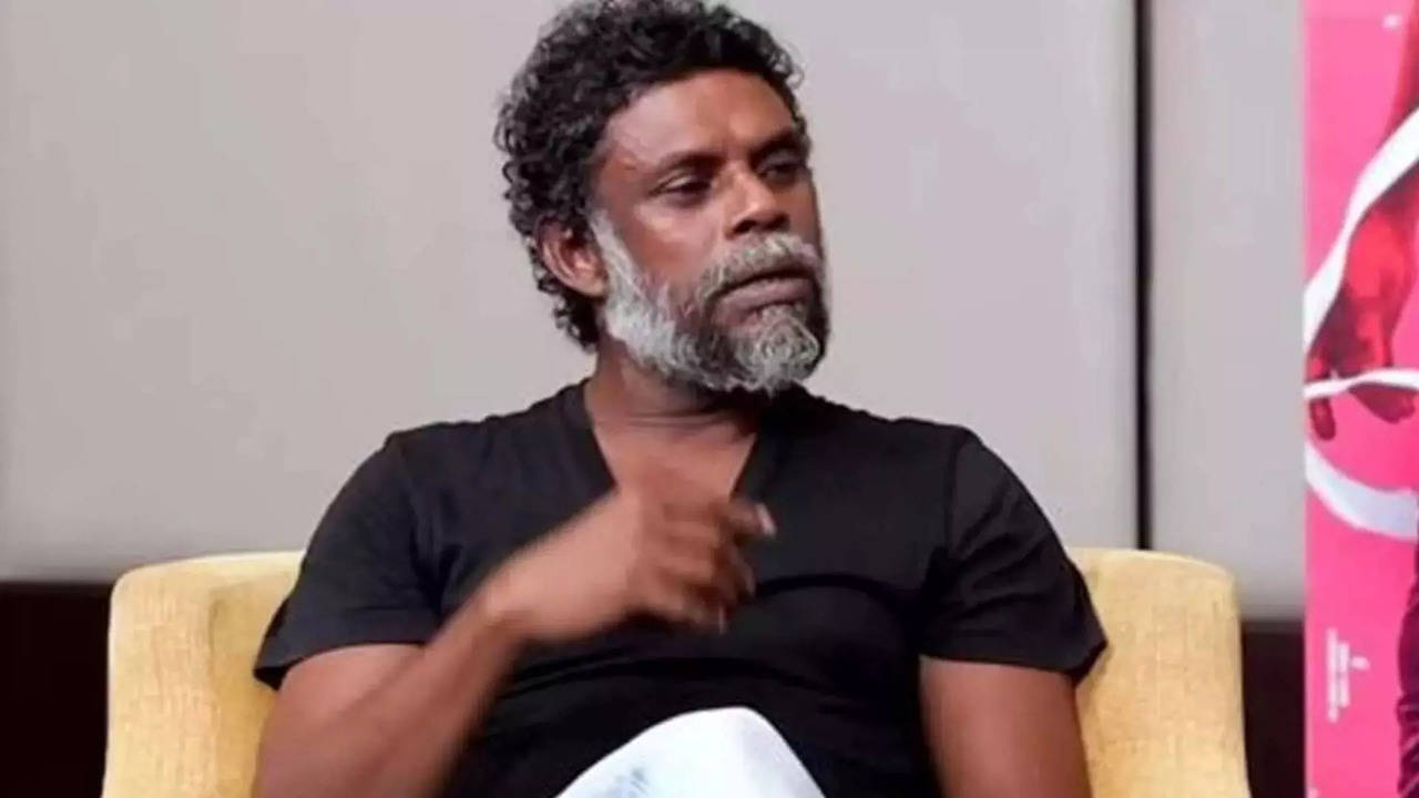 malayalam actor vinayakan arrested at hyderabad airport for rude behaviour with airport staff