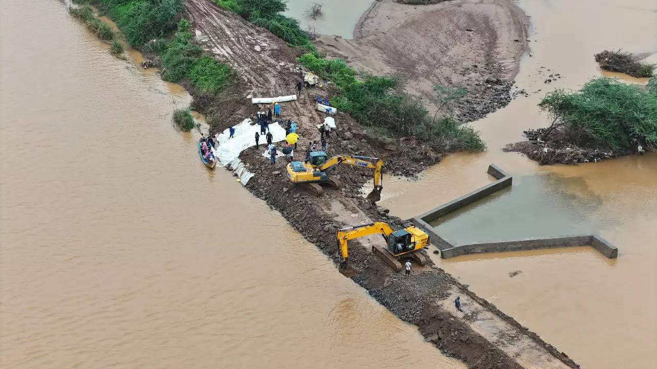 alert to the people of budameru: government orders to move to safer areas