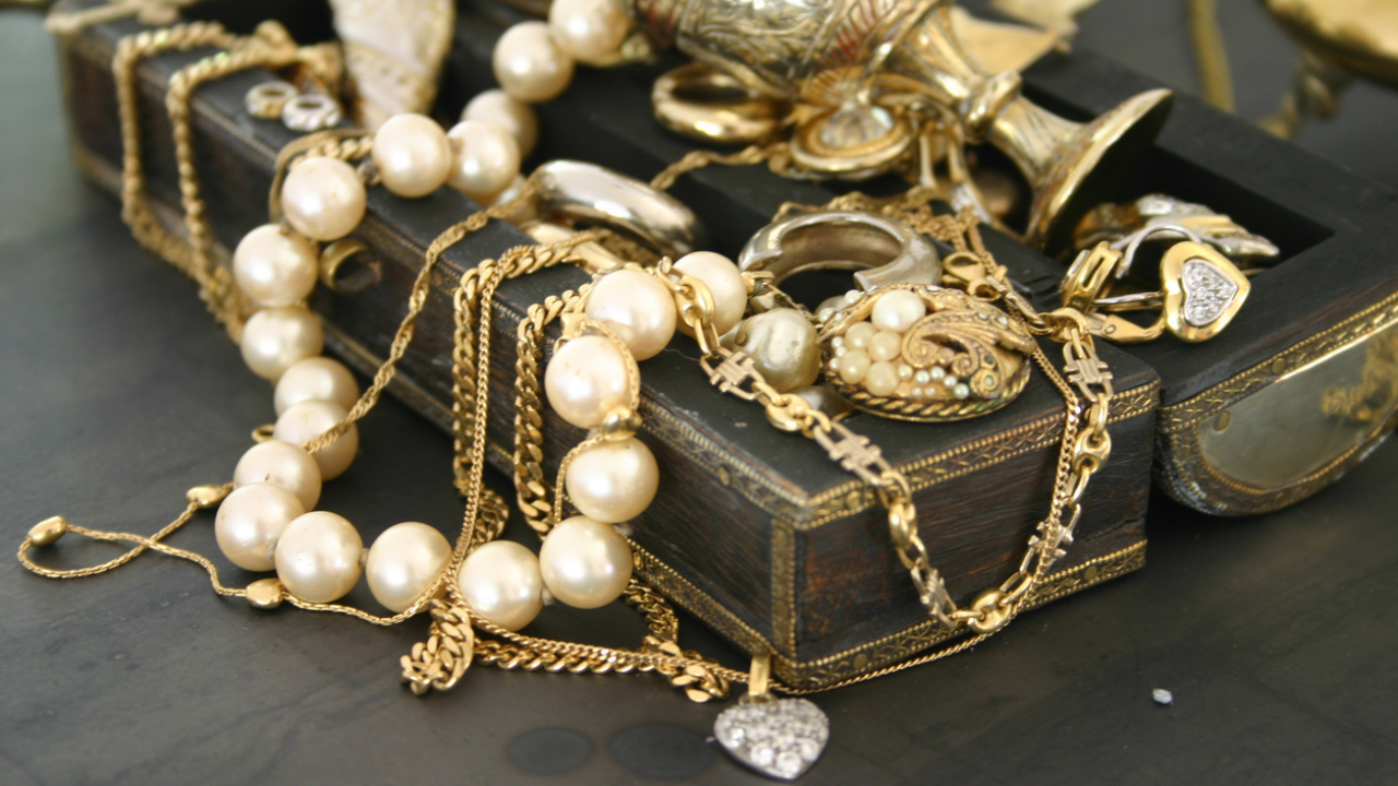 How to take care of pearls