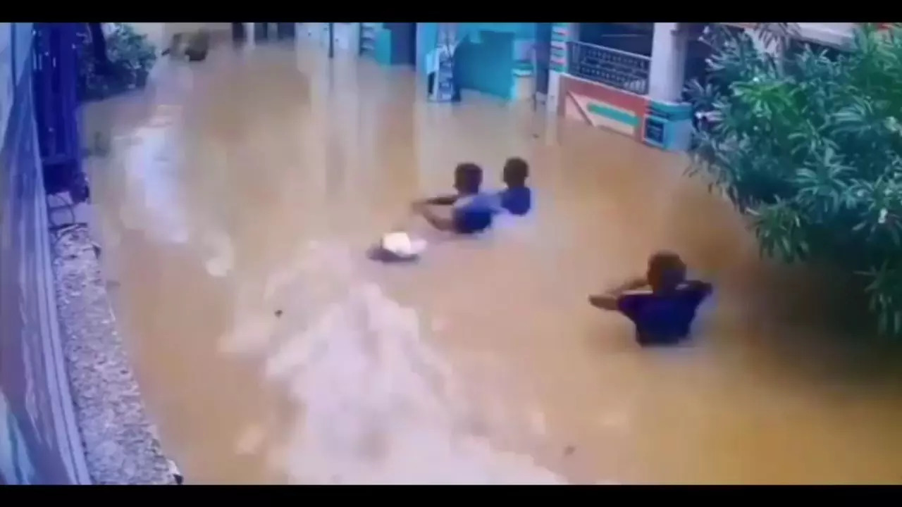 Dramatic Vijayawada flooding time lapse video