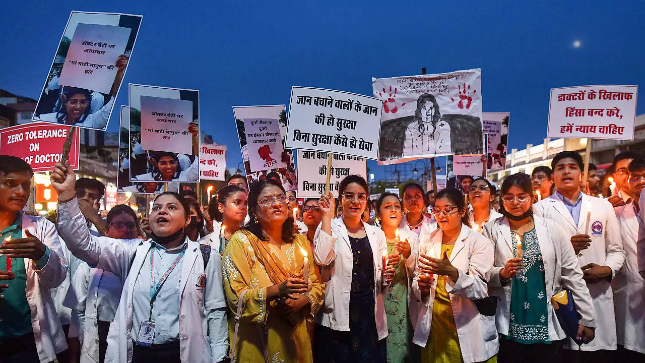 'no one will celebrate durga puja in joy’: kolkata rape victim’s father breaks down, criticises cm -video