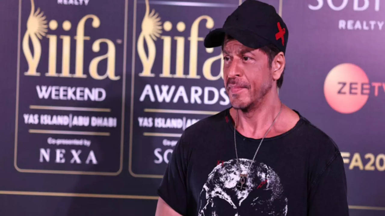 Shah Rukh Khan Debuts New Look In Short Hair At IIFA 2024 Pre-Event