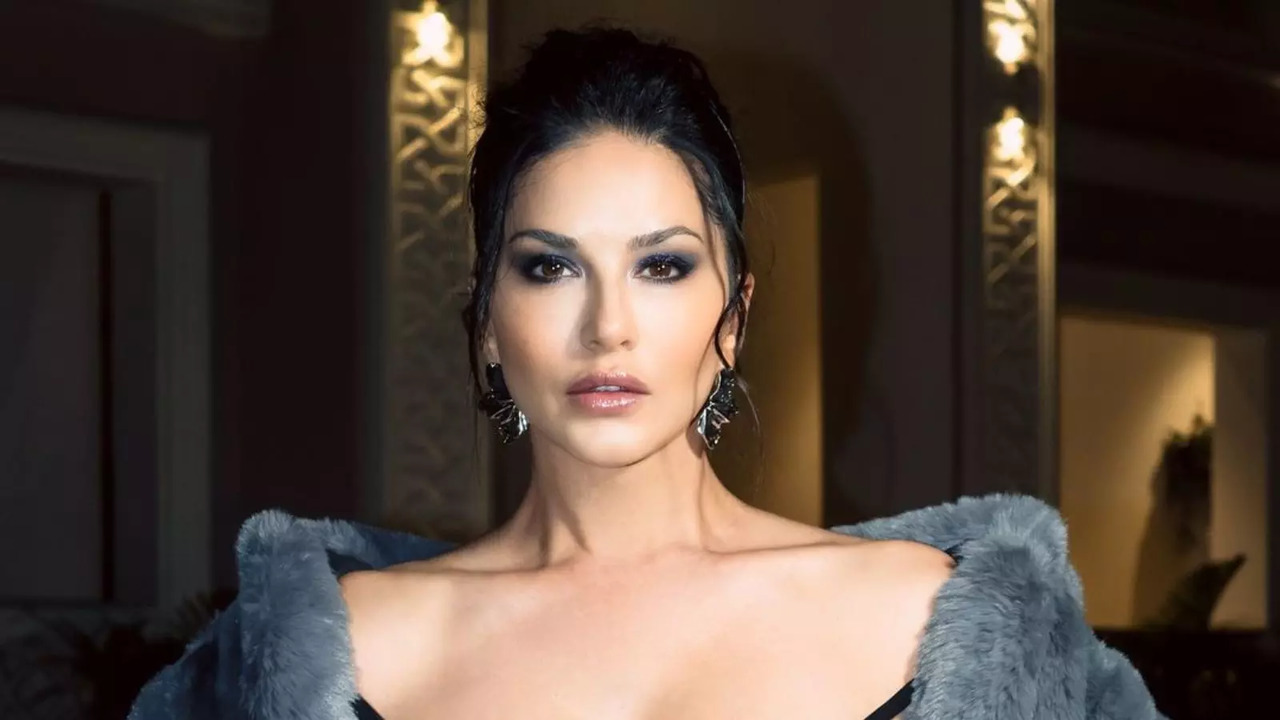 Sunny Leone Lashes Out On Media's 'Objectification' Label on Item Songs, Calls for Industry Support