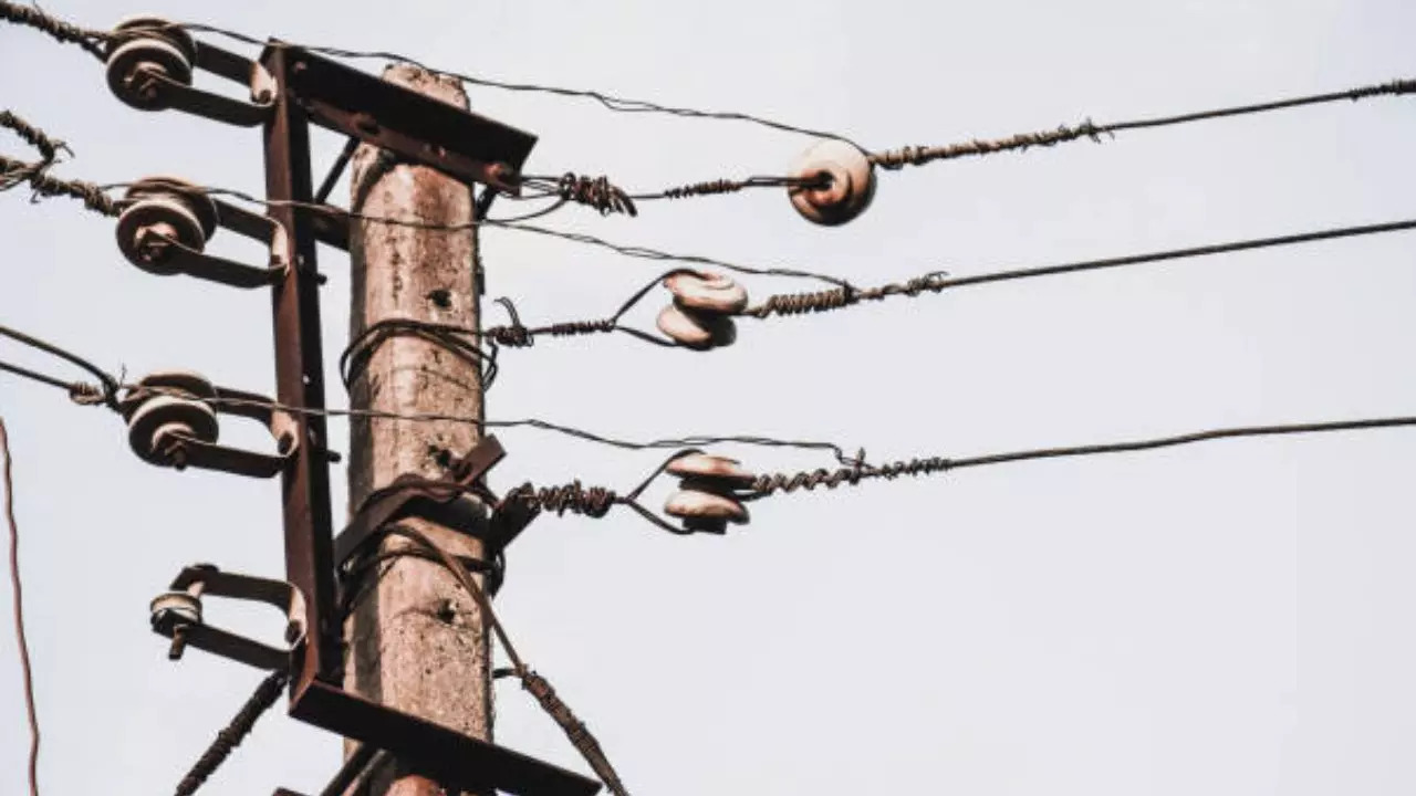 Representative Image: Chandigarh Power Department Warns Of Action Against Illegal Structures Near Electrical Mains