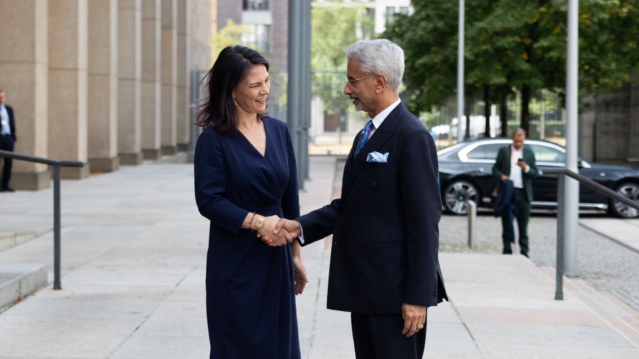 German foreign minister Annalena Baerbock (L), EAM S Jaishankar (R)