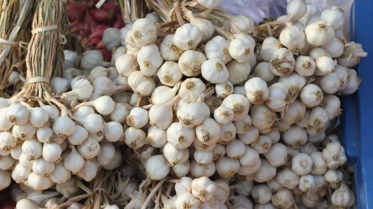 Tips To Identify Chinese Garlic