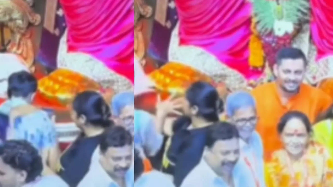 Video: ‘Bhed Bhav’ Between Common Man And VIPs At Lalbaugcha Raja?