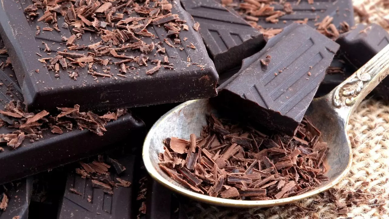 Know The Health Benefits Of Eating Dark Chocolate​