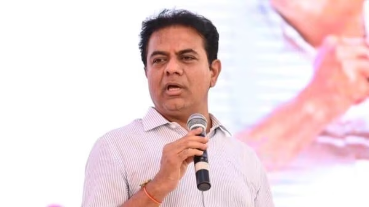 ktr sensational comments on revanth reddy after visiting kaushik reddy house