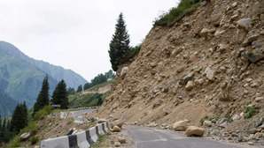 Heading To Uttarakhand Landslides Block Badrinath Highway Ganga Crosses Warning Mark In Rishikesh