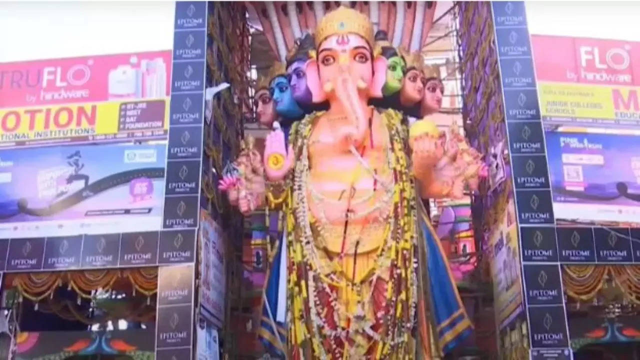 khairatabad ganesh immersion procession starts - huge devotees witness to joyful send off to lord ganesha