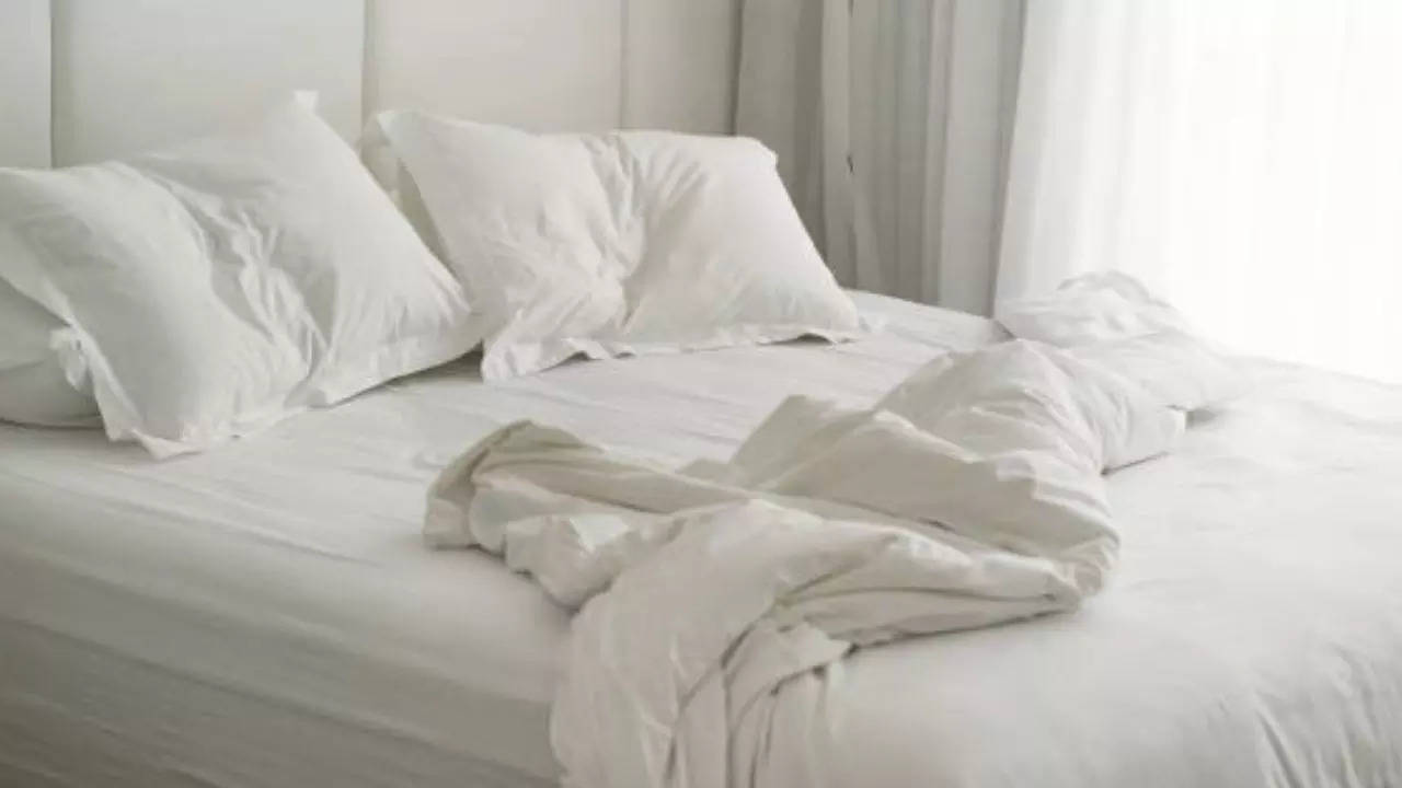 Unwashed Pillowcases Have More Bacteria Than Toilet Seats In Just Seven Days: Study