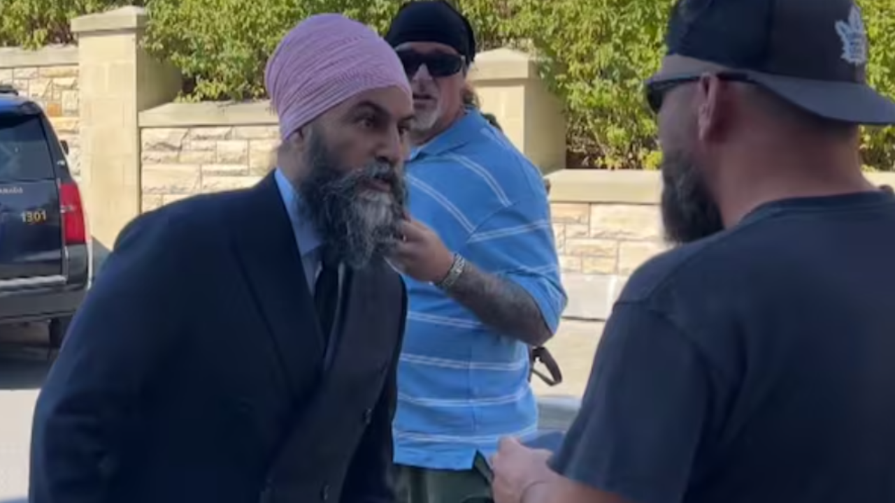 Jagmeet Singh Confronts Protestors Outside Parliament